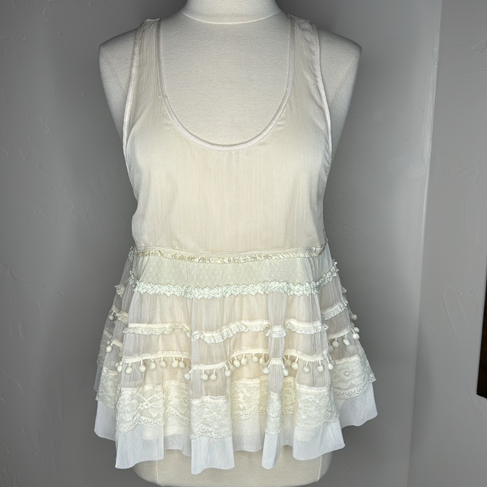 XXI cream tank with feminine details Size Large